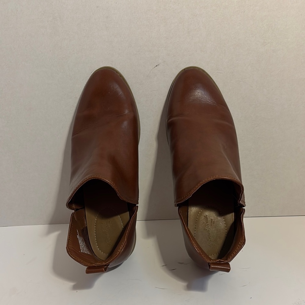 Universal Thread Women’s Tan Chukka Boots